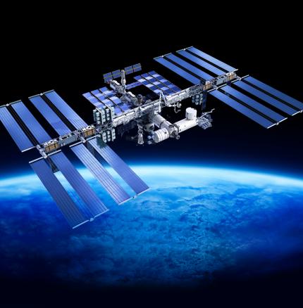 卫星图像与光学太阳反射器盖散热器面板